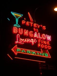 Petey's Bungalow Lounge in Ashburn | BarsChicago.com