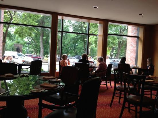 Bristol Lounge in Avondale | BarsChicago.com