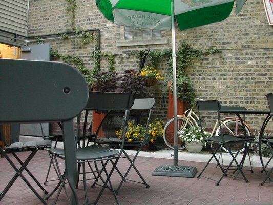 Small Bar in Avondale | BarsChicago.com