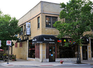 Brisku's Bistro and Bar in Bridgeport | BarsChicago.com