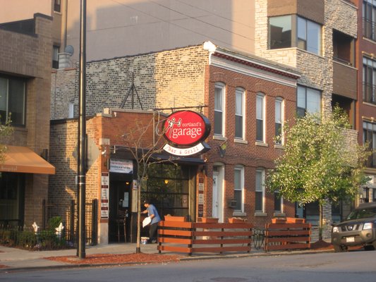 Cortland's Garage in Bucktown | BarsChicago.com