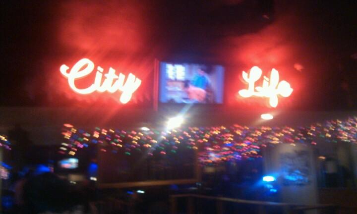 City Life Cocktail Lounge in Chatham | BarsChicago.com