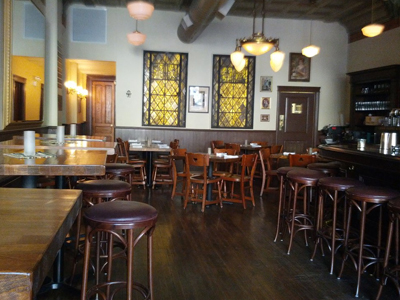 Glunz Tavern in Gold Coast | BarsChicago.com