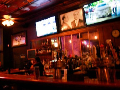Shoes Pub in Lincoln Park | BarsChicago.com