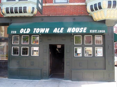 Old Town Ale House in Gold Coast | BarsChicago.com
