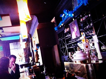 BeviAmo Wine Bar in University Village | BarsChicago.com