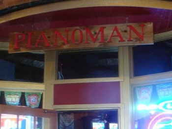 Piano Man in Wrigleyville | BarsChicago.com