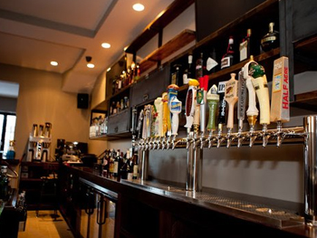 Commonwealth in Roscoe Village | BarsChicago.com