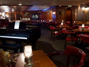Coq D’or Restaurant & Lounge in Streeterville | BarsChicago.com