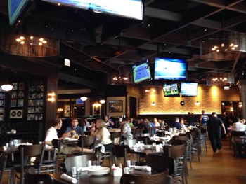 Harry Carray's 7th Inning Stretch in Streeterville | BarsChicago.com
