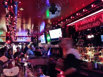 Cleos Bar and Grill in Ukrainian Village | BarsChicago.com