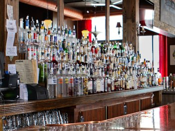 High Dive in Ukrainian Village | BarsChicago.com