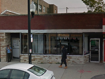 Gil's Tieke Lounge in Washington Heights | BarsChicago.com