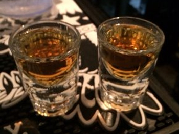 Holiday Club in Wrigleyville | BarsChicago.com